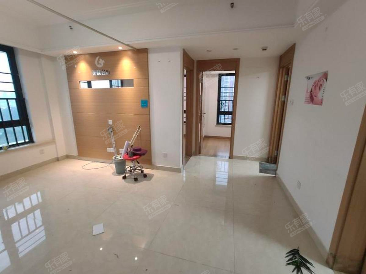 深业泰然观澜玫瑰苑客厅-1