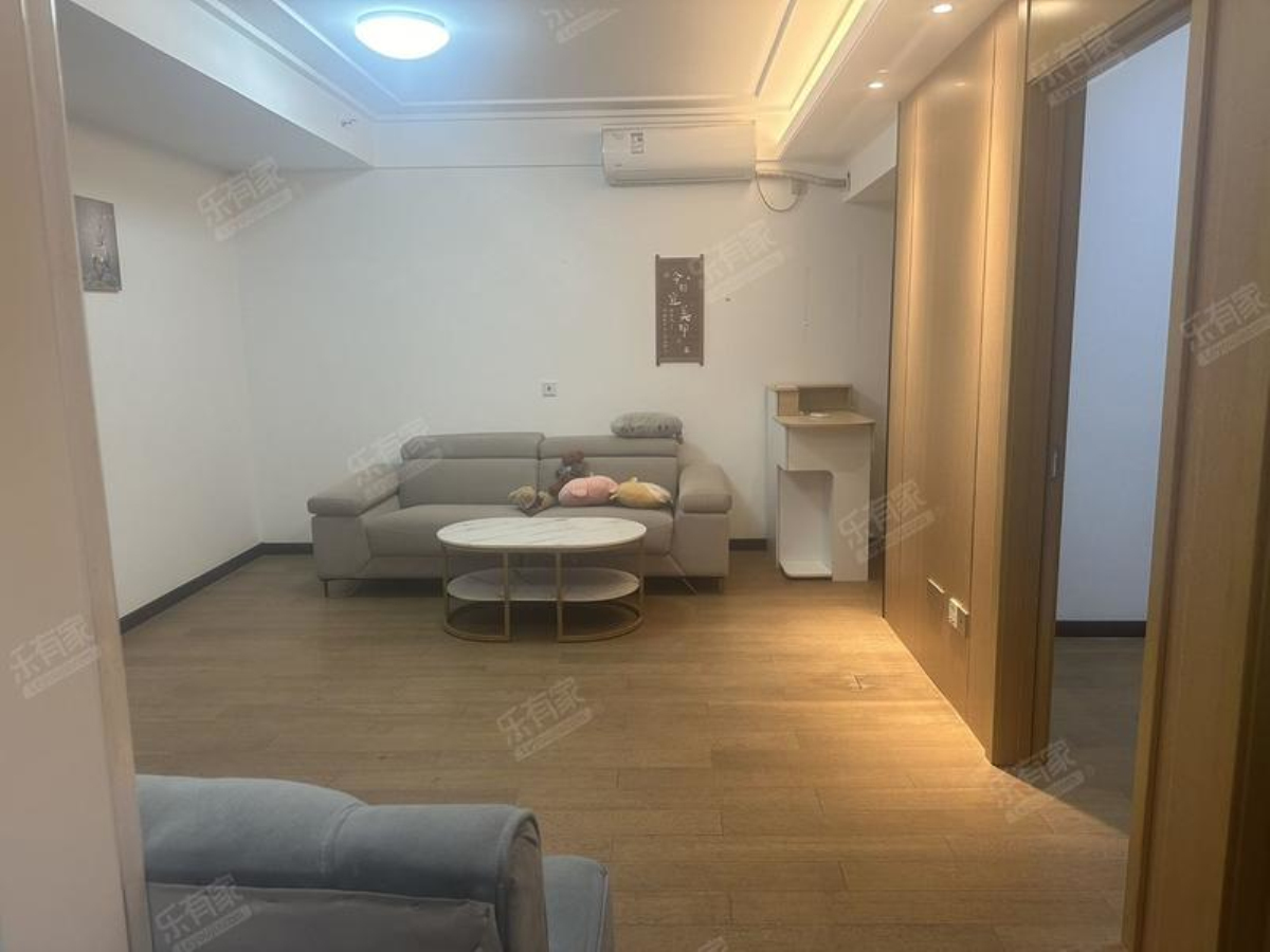 金地龙城中央三期客厅-1