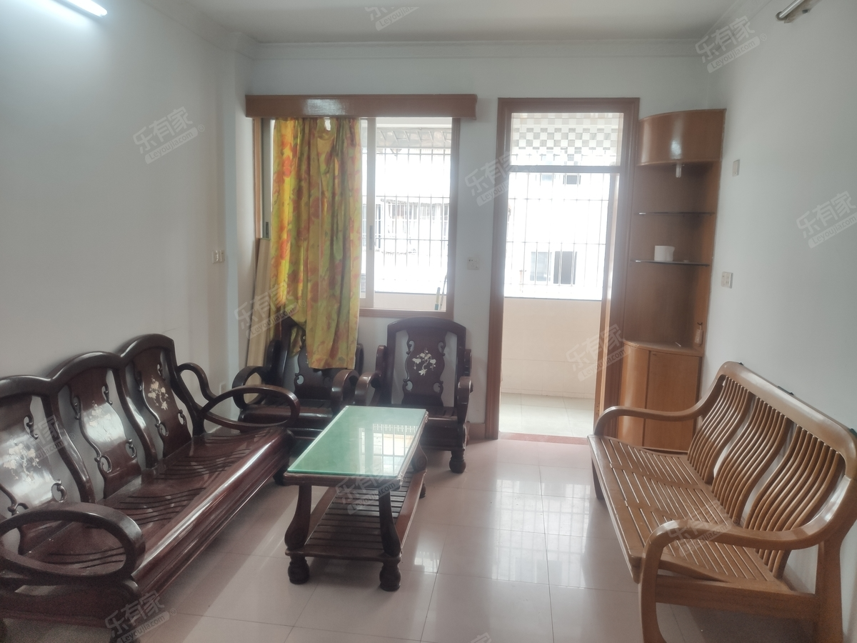 基本的入住条件都能满足,只需要买点生活用品就能入住-江门怡雅苑租房