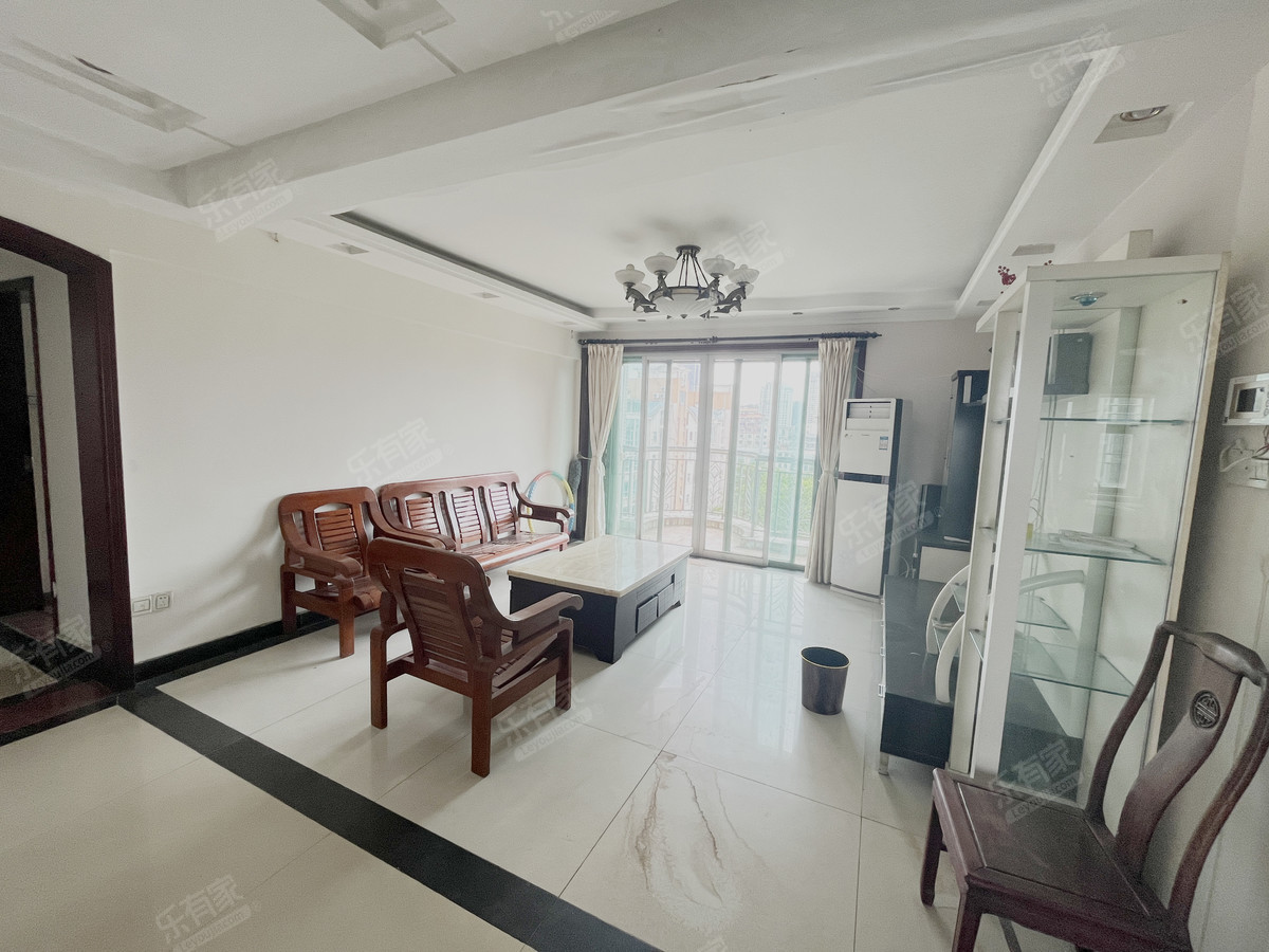 九州家园东南普装5室2厅114.31m²