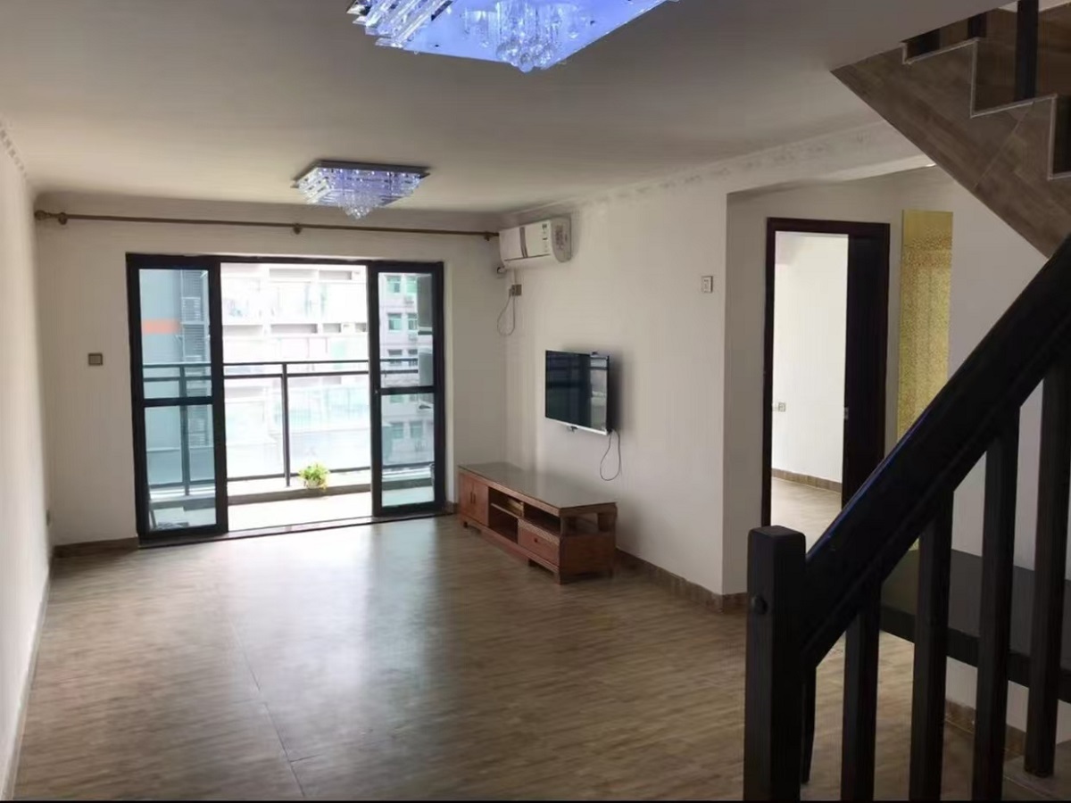 嘉葆润金座客厅-1