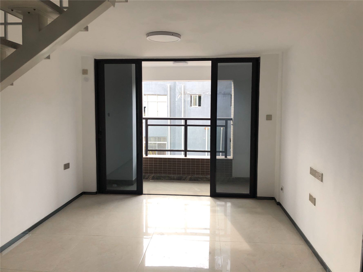 华炬珑玥公馆客厅-1