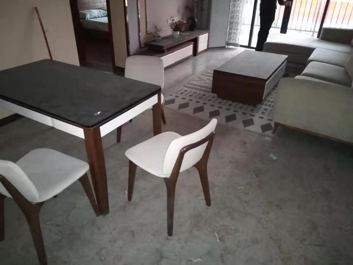 龙翔花园 3房2厅2卫 120㎡