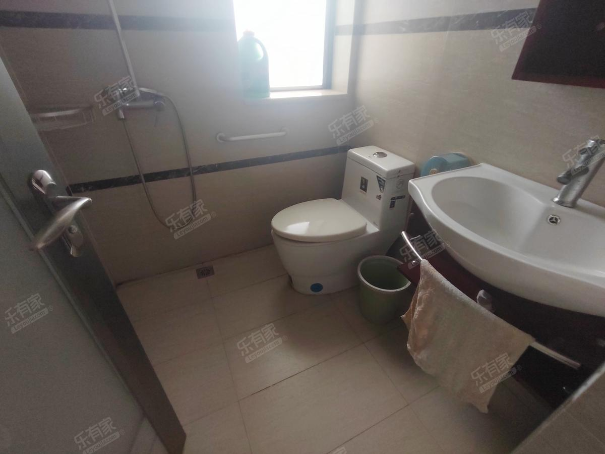 深业东城上邸客厅-2