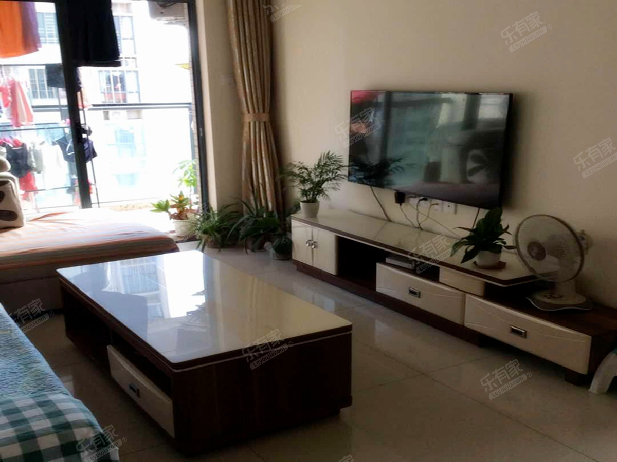 世福家园客厅-1