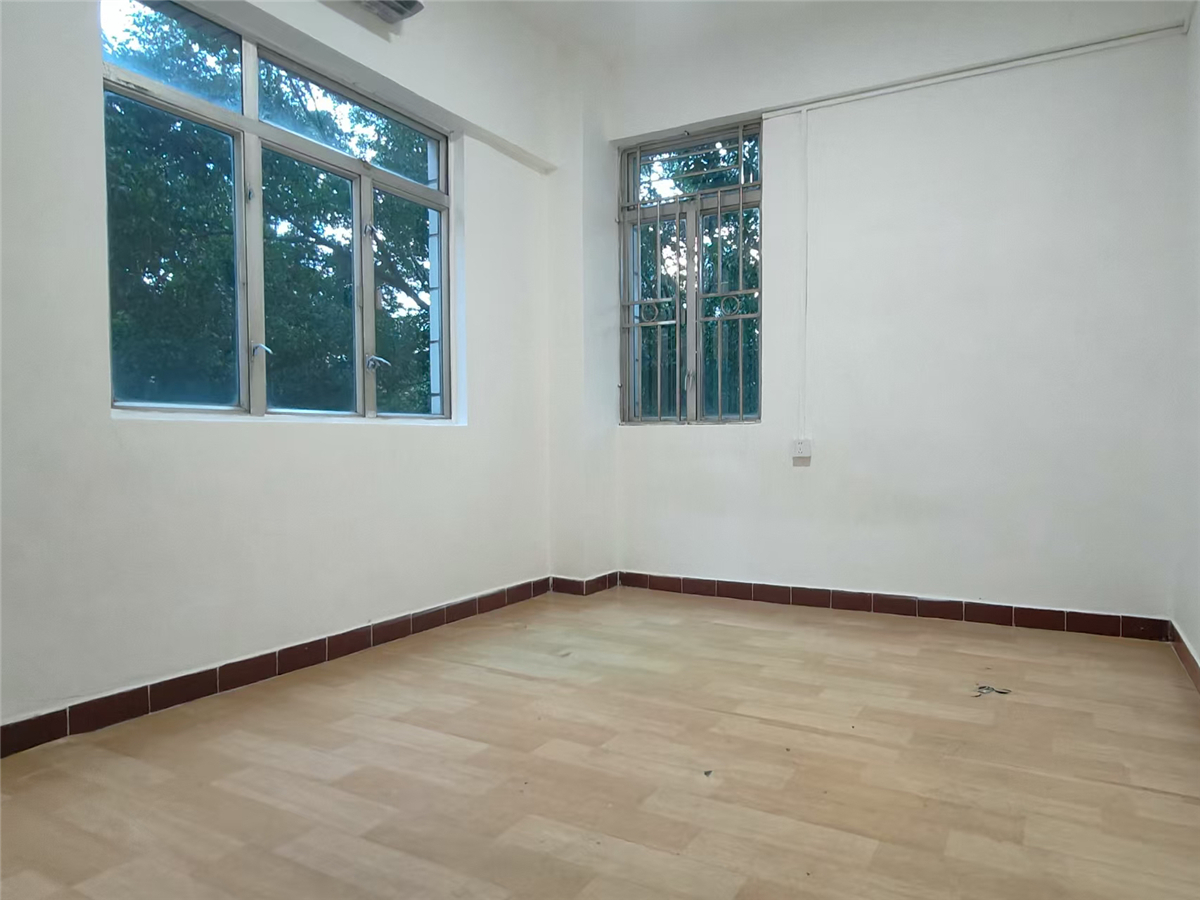 白石洲，待拆迁物业，地理位置超好，方正三房价格实惠