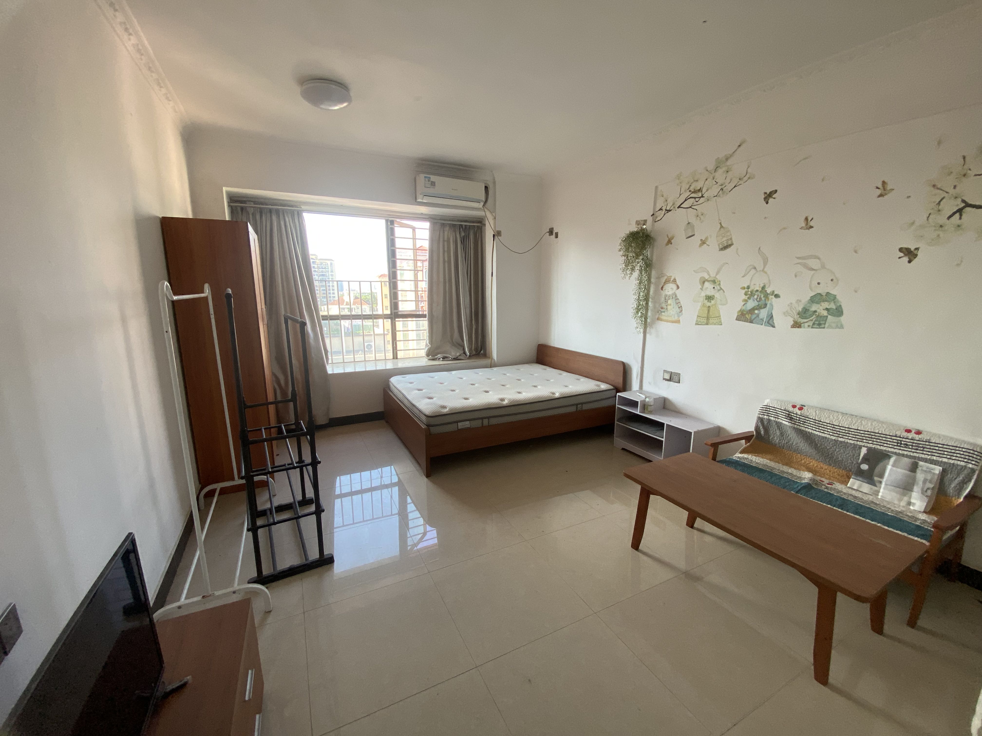 业主诚心出租电梯一房