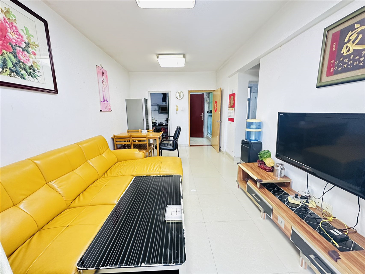 惠祥花园，中楼层，朝南采光佳！业主诚心出售，随时可看房，机会难得！