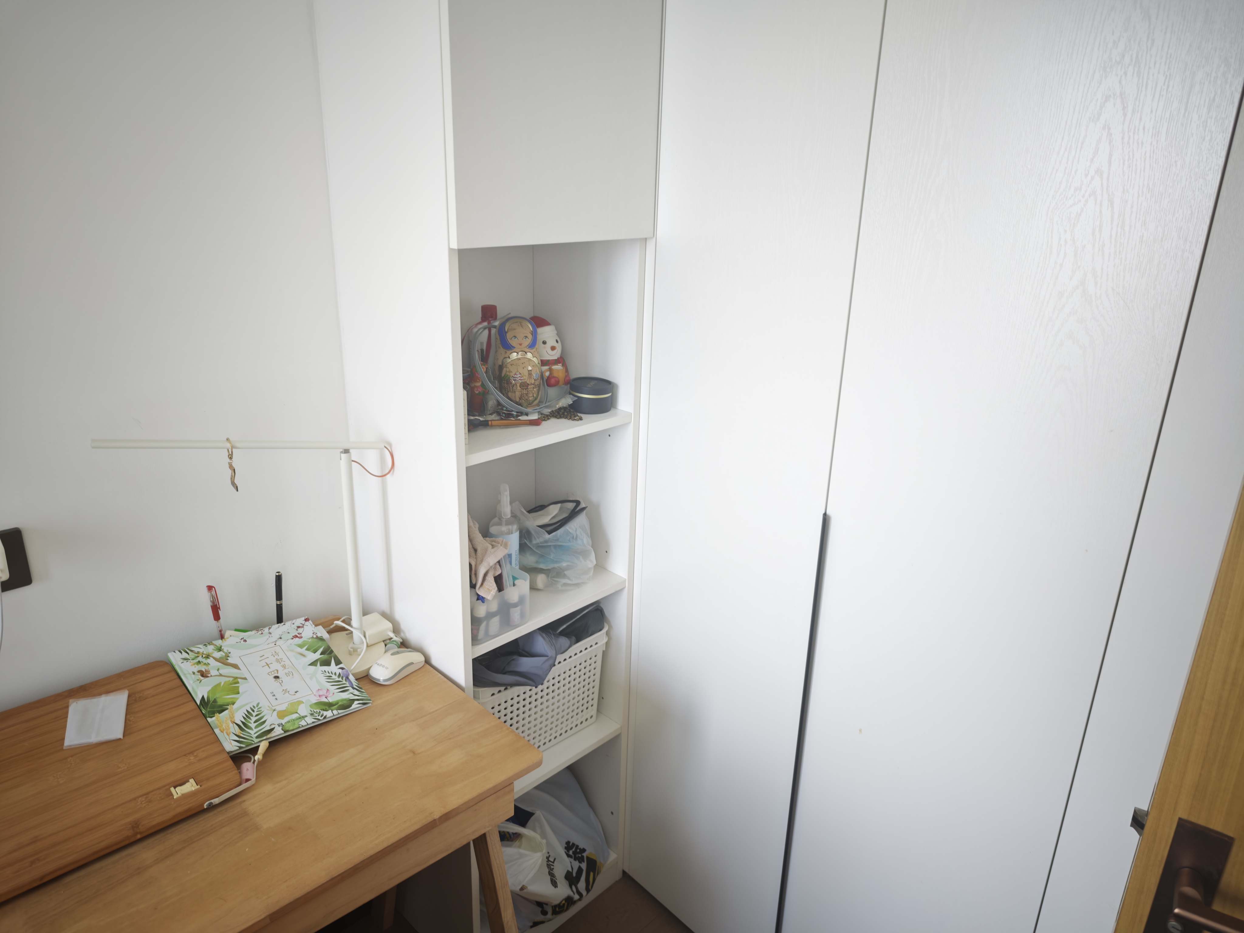 万科星城诚心出售，朝南采光优越，中楼层新房，车位充足，近重点学校，理想居所不容错过！