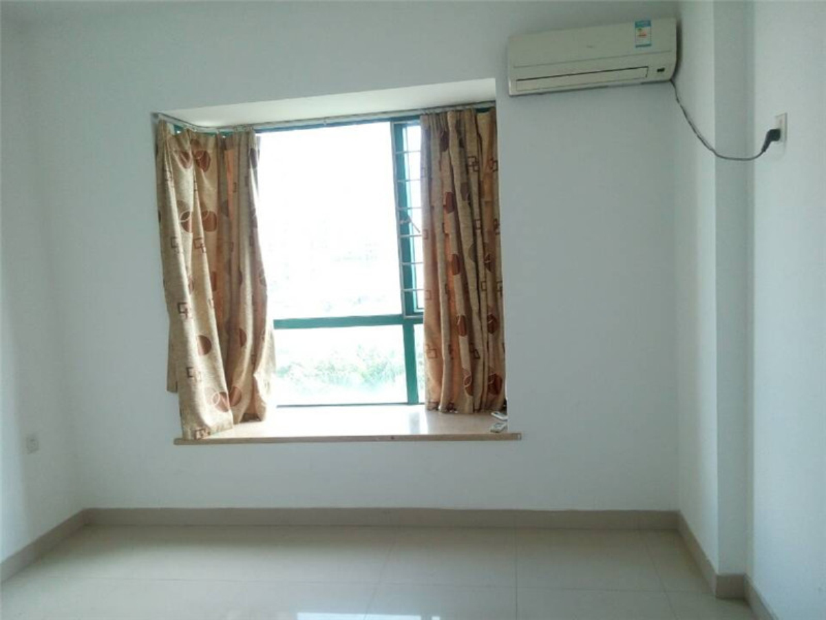 丽沙花都二期，户型方正，通风采光优，带地面花园，业主诚心出售，随时看房！