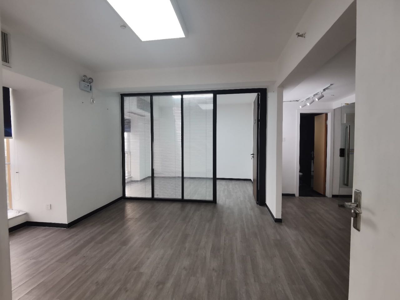 瑞思中心 写字楼 102㎡