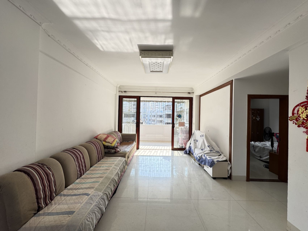 横江二路，高楼层南向采光佳，业主诚心出售！