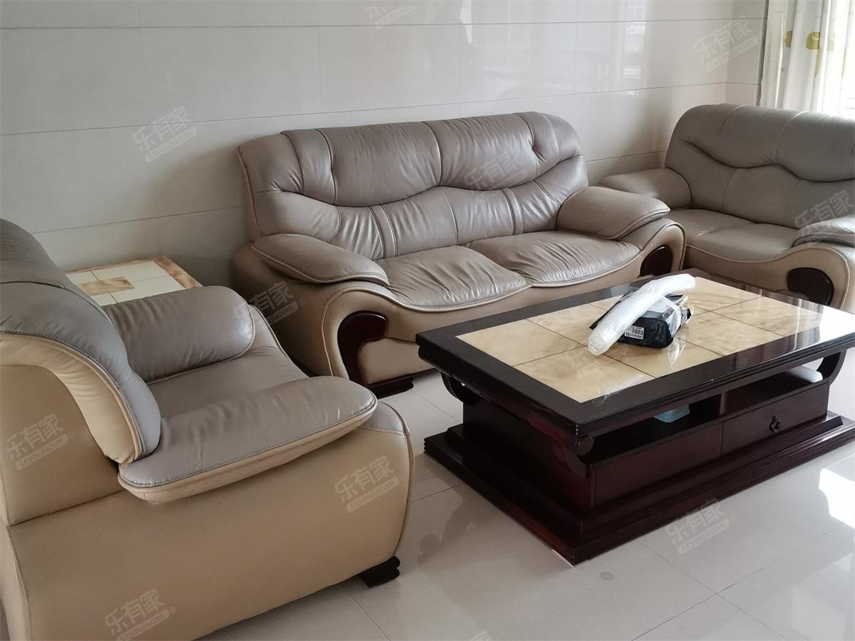 鸿业现代城 3房2厅2卫 130㎡