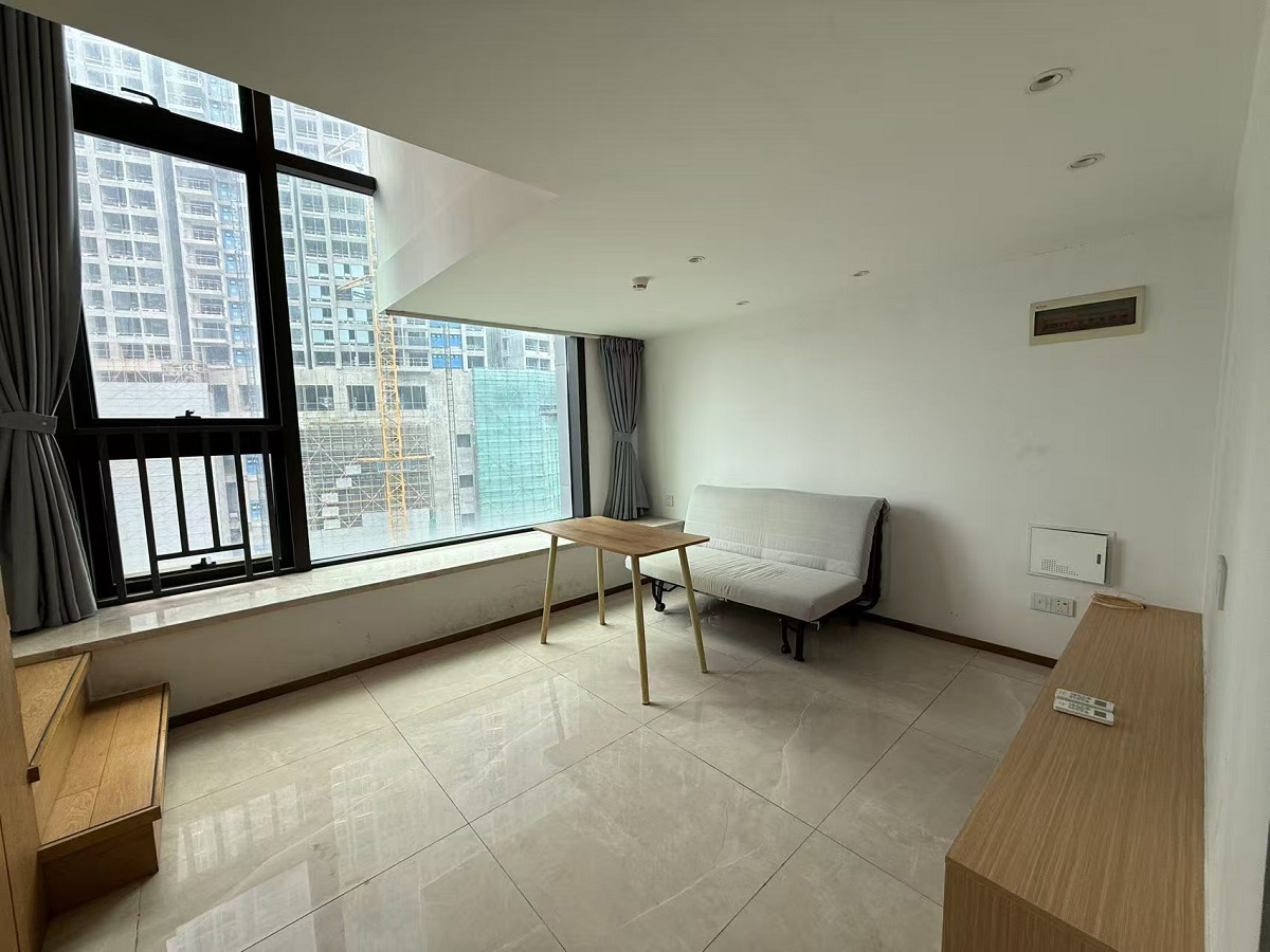 户型很方正的,格局大气,采光,通风,都是很好的