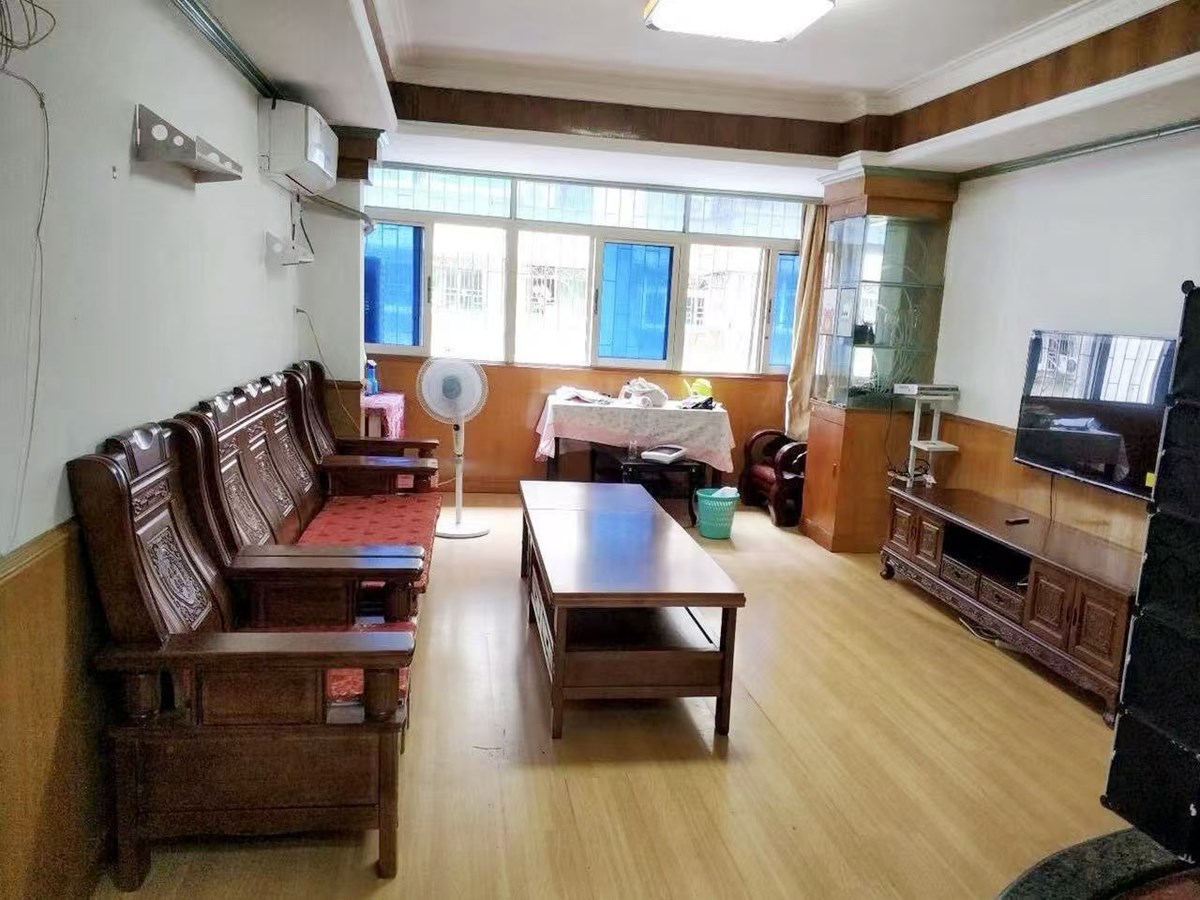 罗湖工商公司宿舍 2房2厅1卫 80㎡