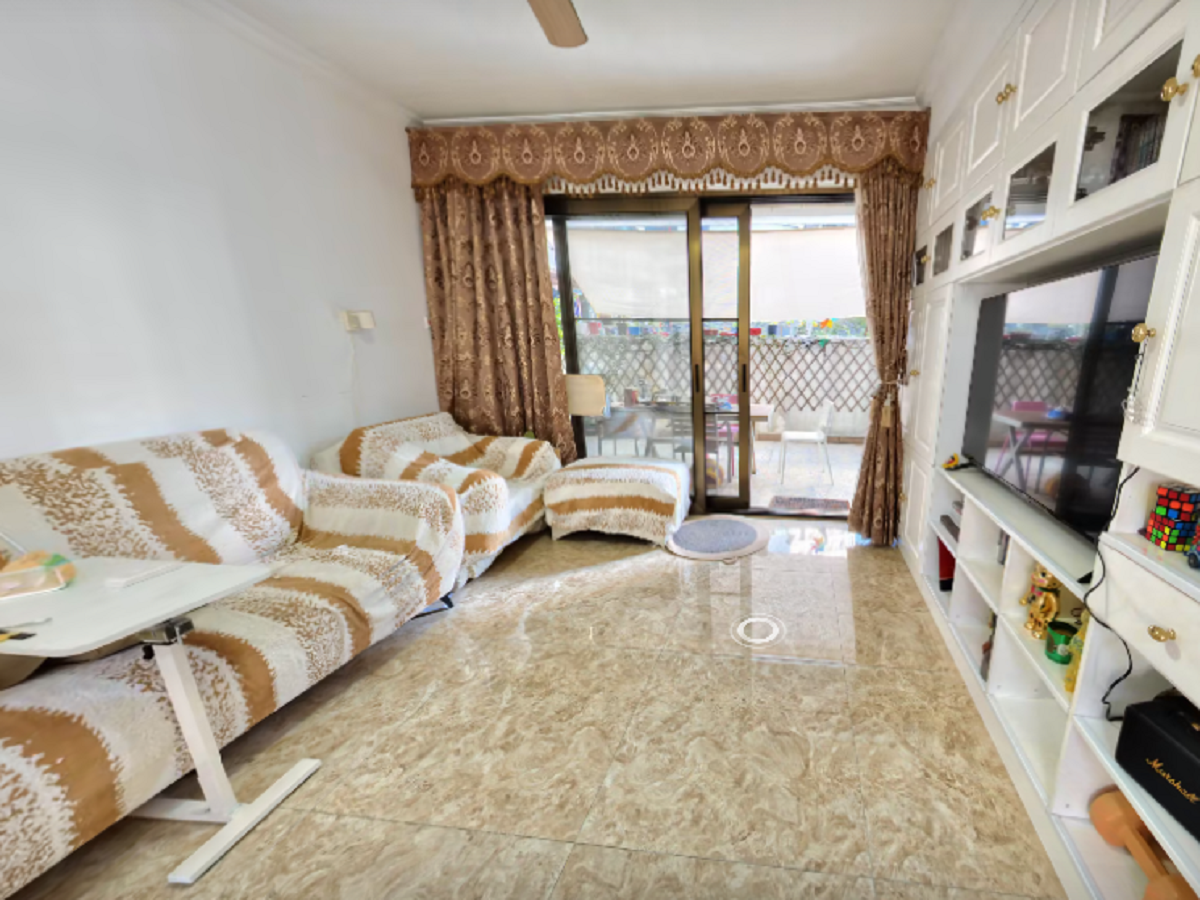 东南朝向三室两厅，公园环绕，地铁便捷，理想家庭居所，尽享舒适生活。-深圳金威新苑二手房