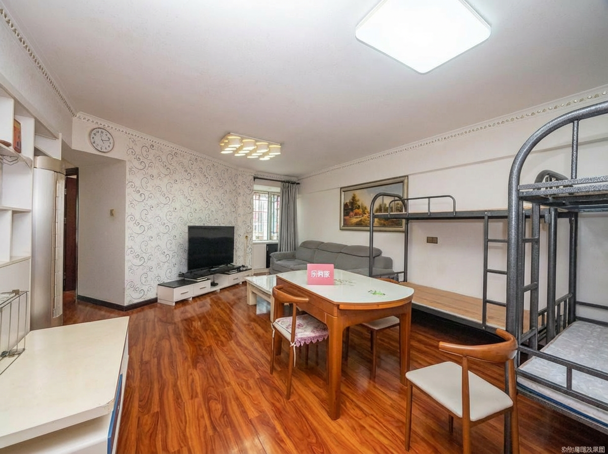 能停三台车的小区！云峰花园精致大三房！全实木地板！仅契税业主急售！