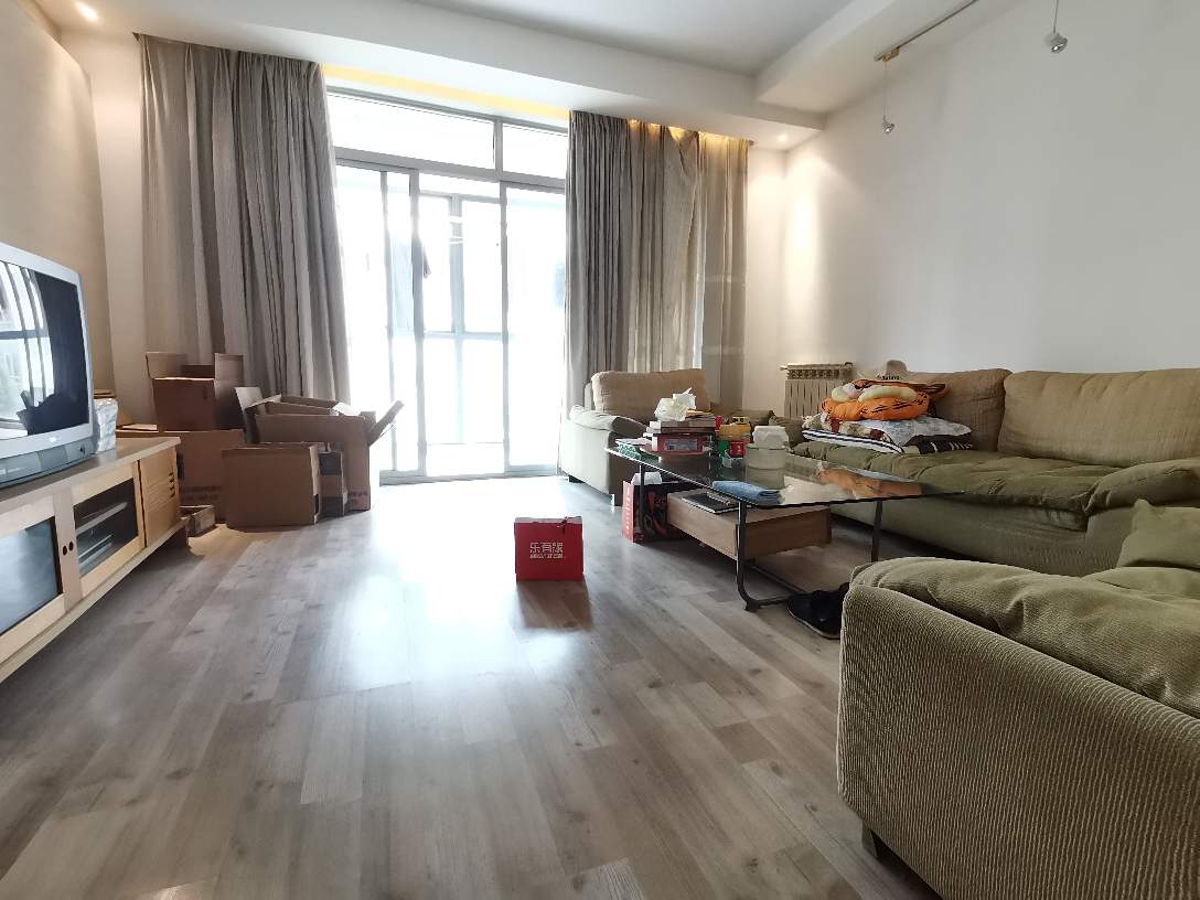 翠屏清华园精装修大四房，装修好，家私全！客拎包住！-广州翠屏清华园租房
