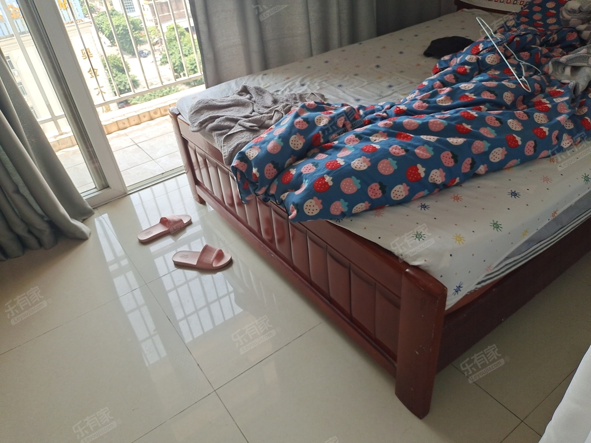 东家华府的普装房源以其高品质的装修和完善的配套设施而著称