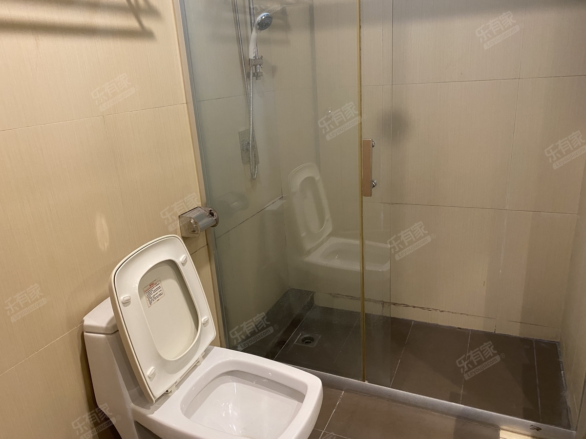 侨邦国际公寓厕所-1