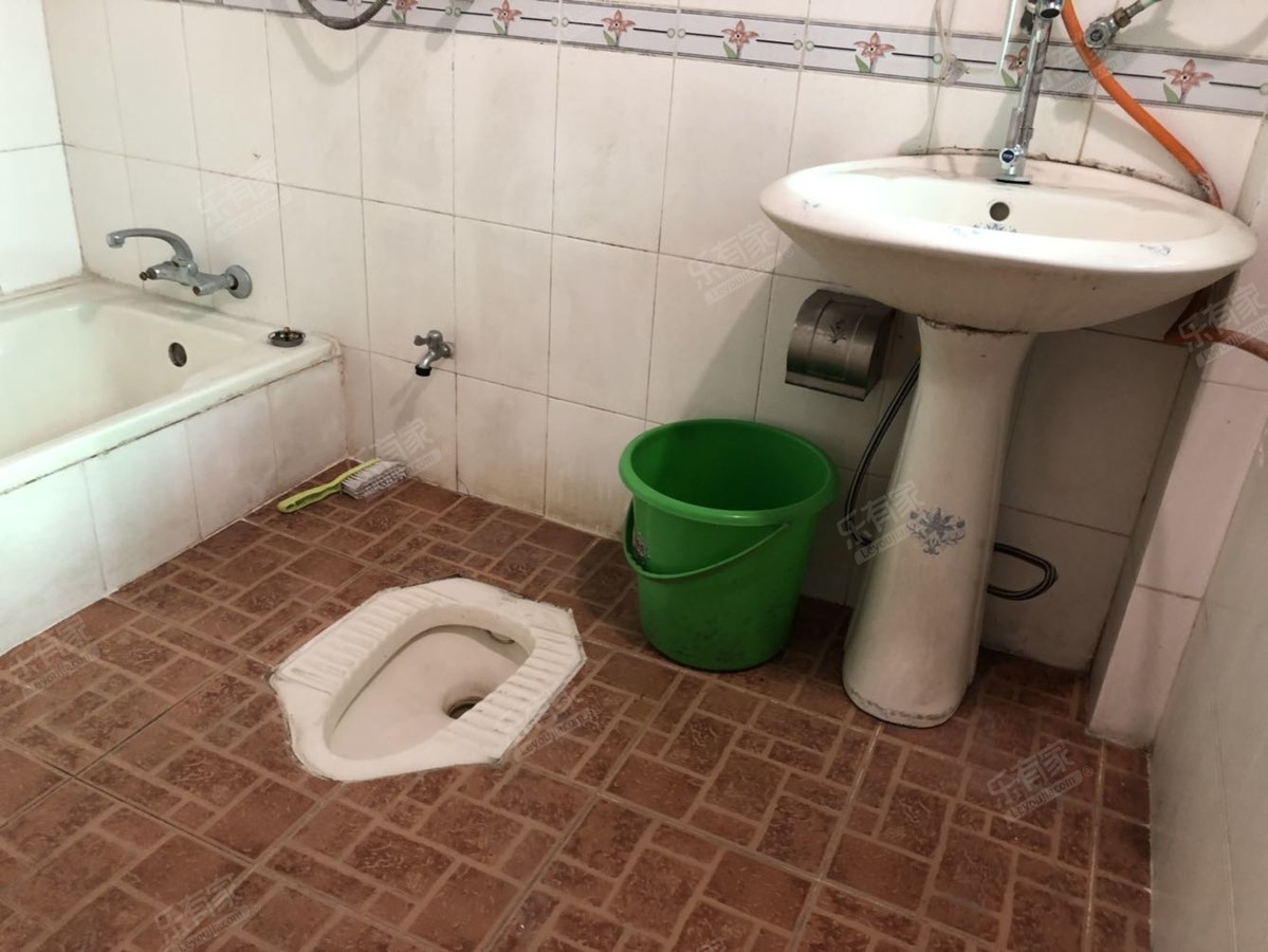 金宝创业家园厕所-1