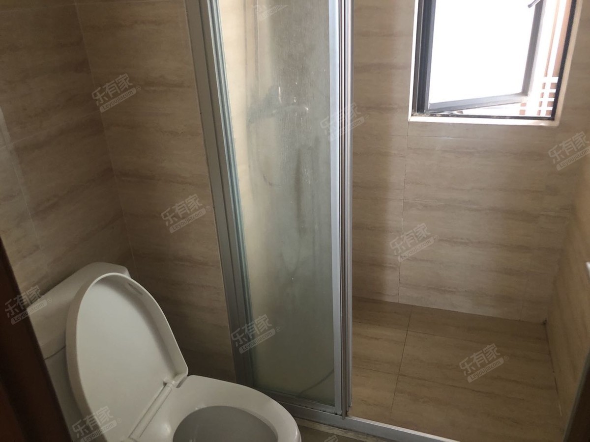 万科东荟城厕所-1