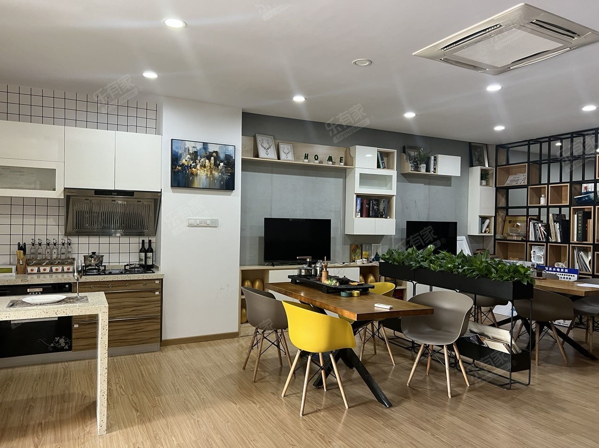 东区紫园一楼单边位写字楼商铺门面出售