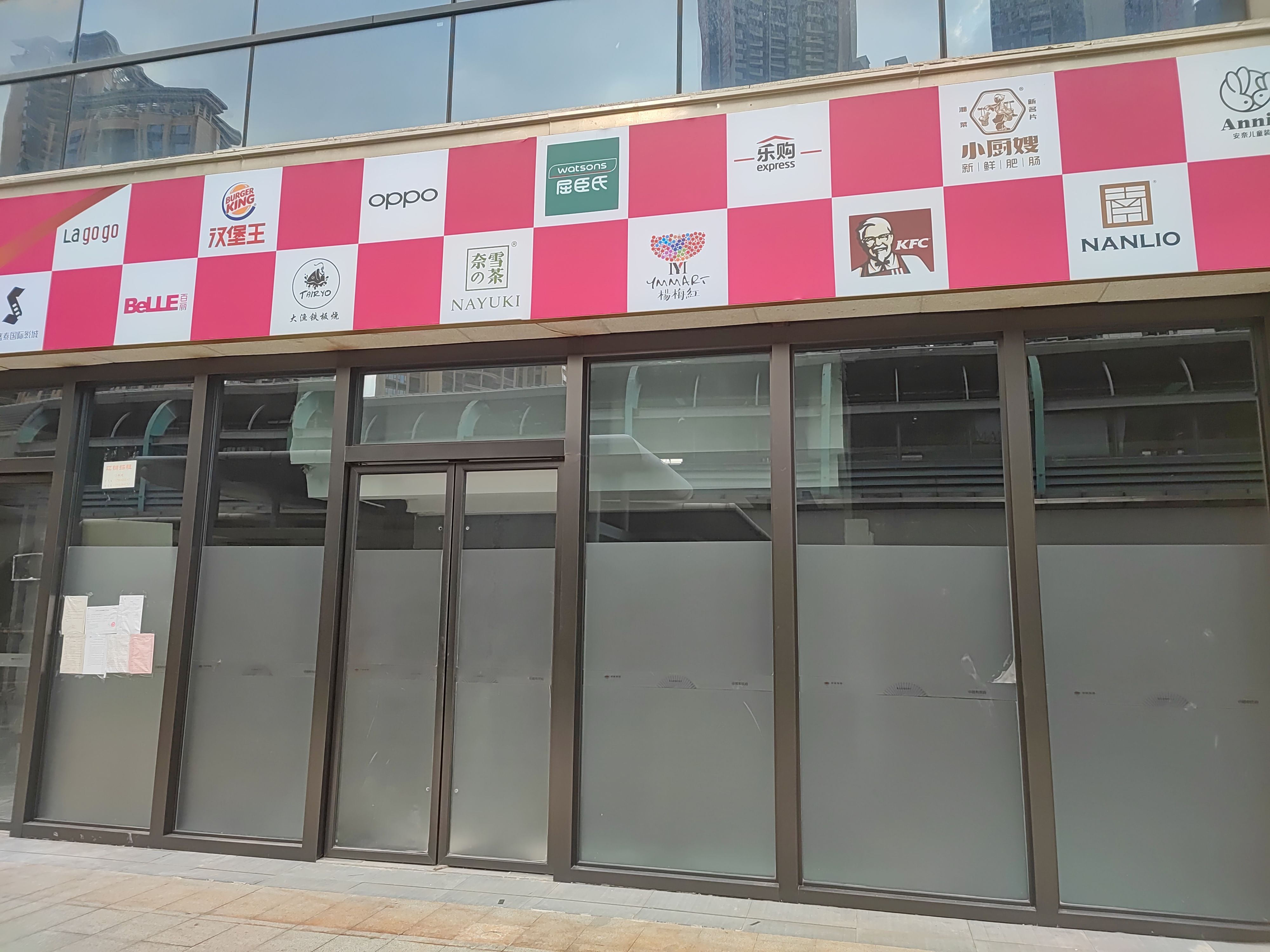 上塘地铁口拐角大商铺，业主诚心出租