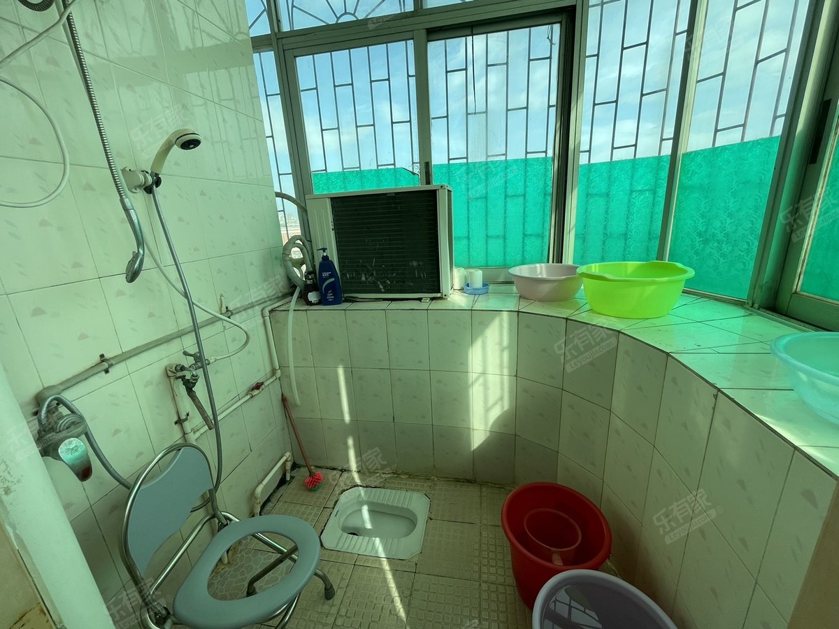 东江移民新村厕所-1