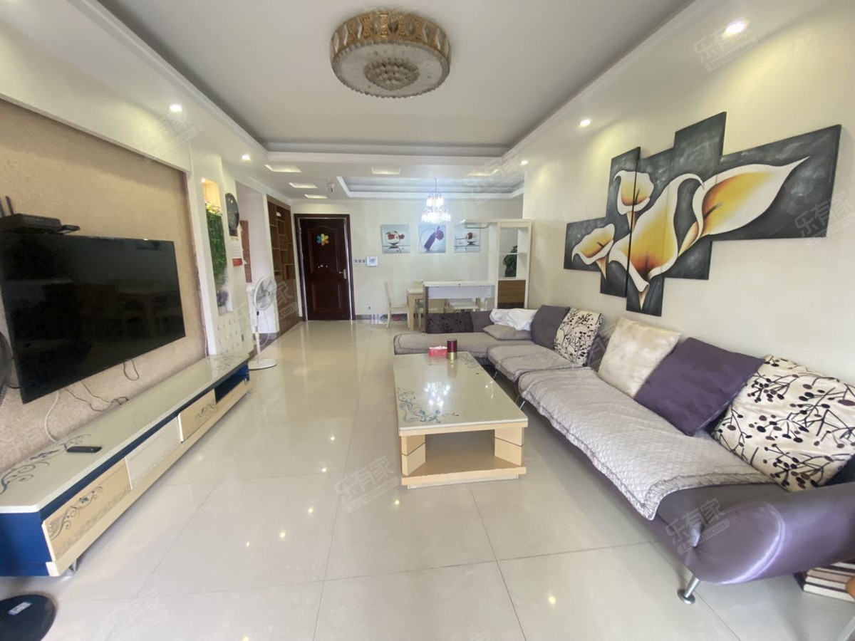 海伦堡1期精装朝南三房，家私电器齐全，拎包即可入住