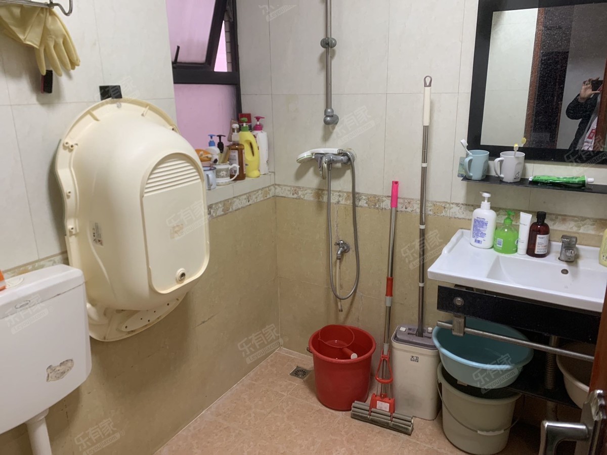 维港湾厕所-1