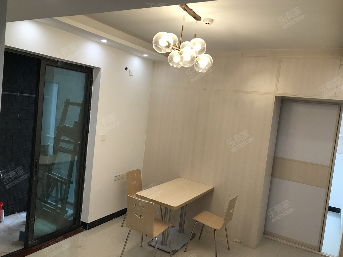 长丰公寓客厅-1