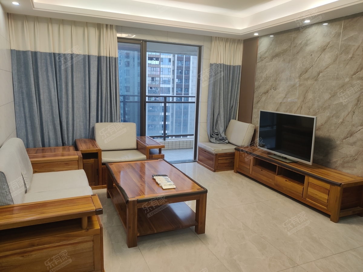 宝安外国语，拾悦城次新四房，南北通透，满五，有钥匙，换房急售