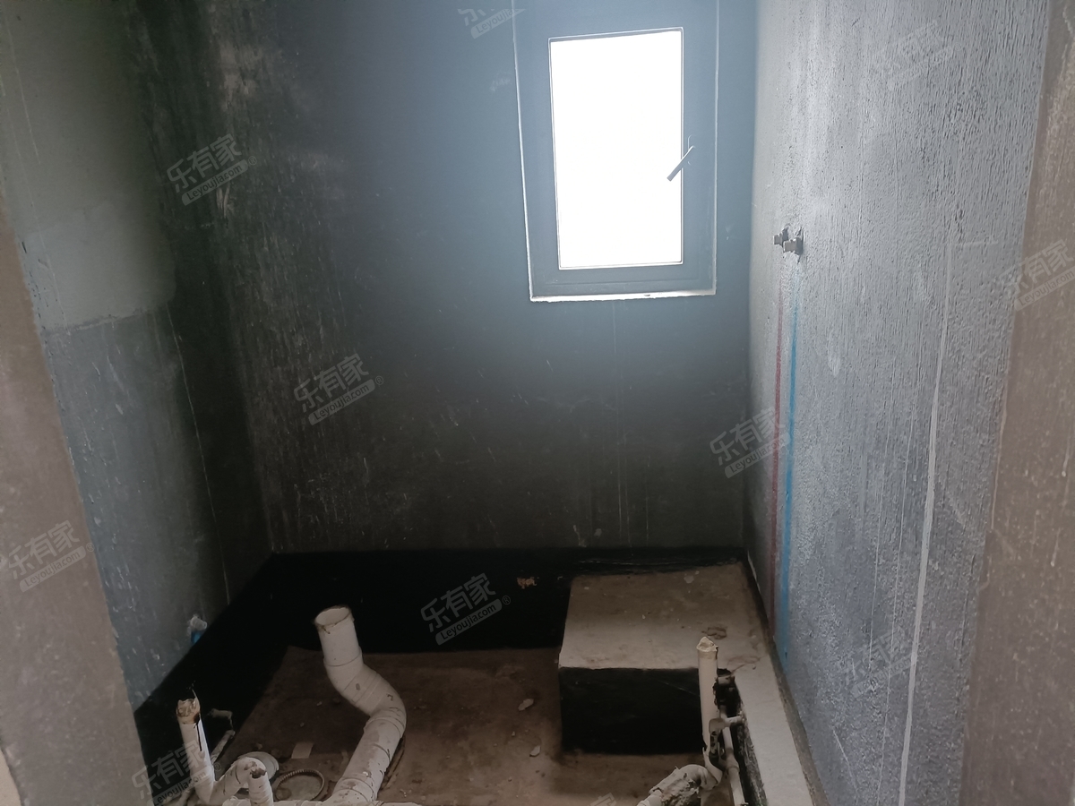 华侨城四海云亭东南毛坯3房，业主诚心出售