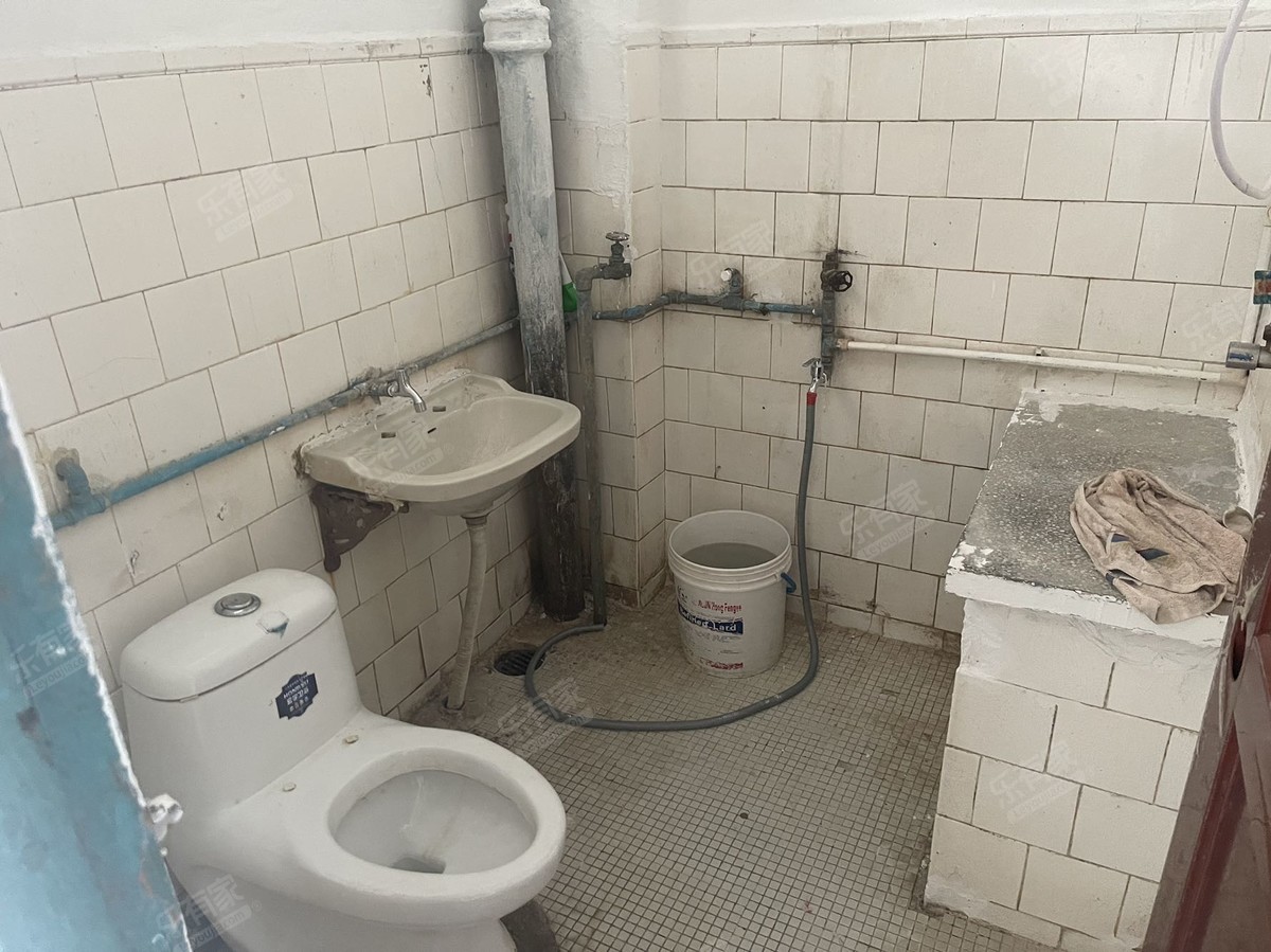 桑达小区厕所-1