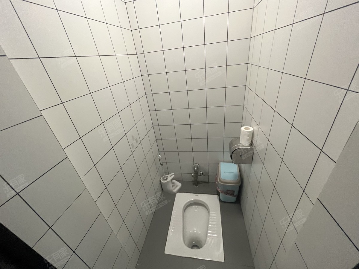 逸意居厕所-1