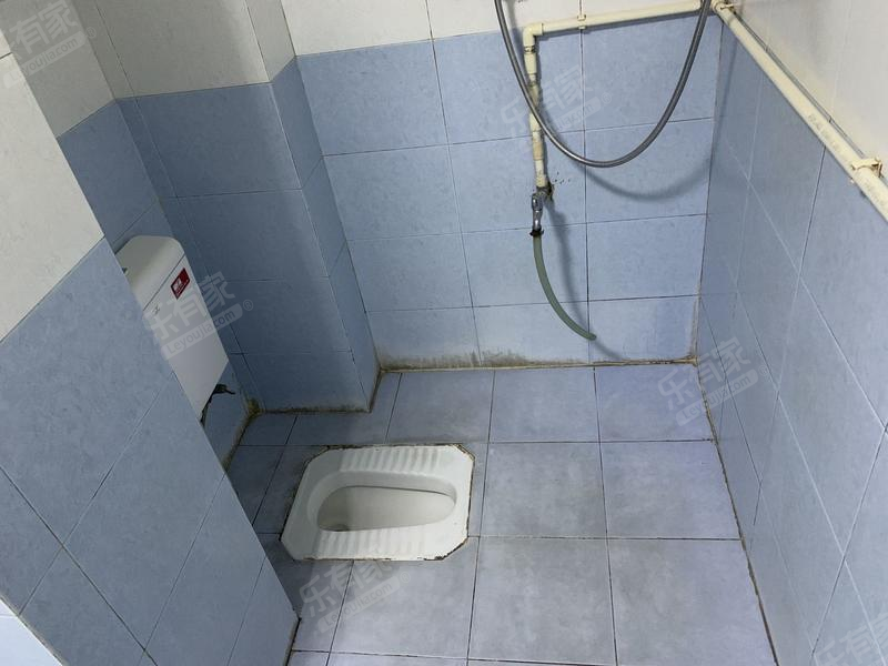 江湾苑厕所-1