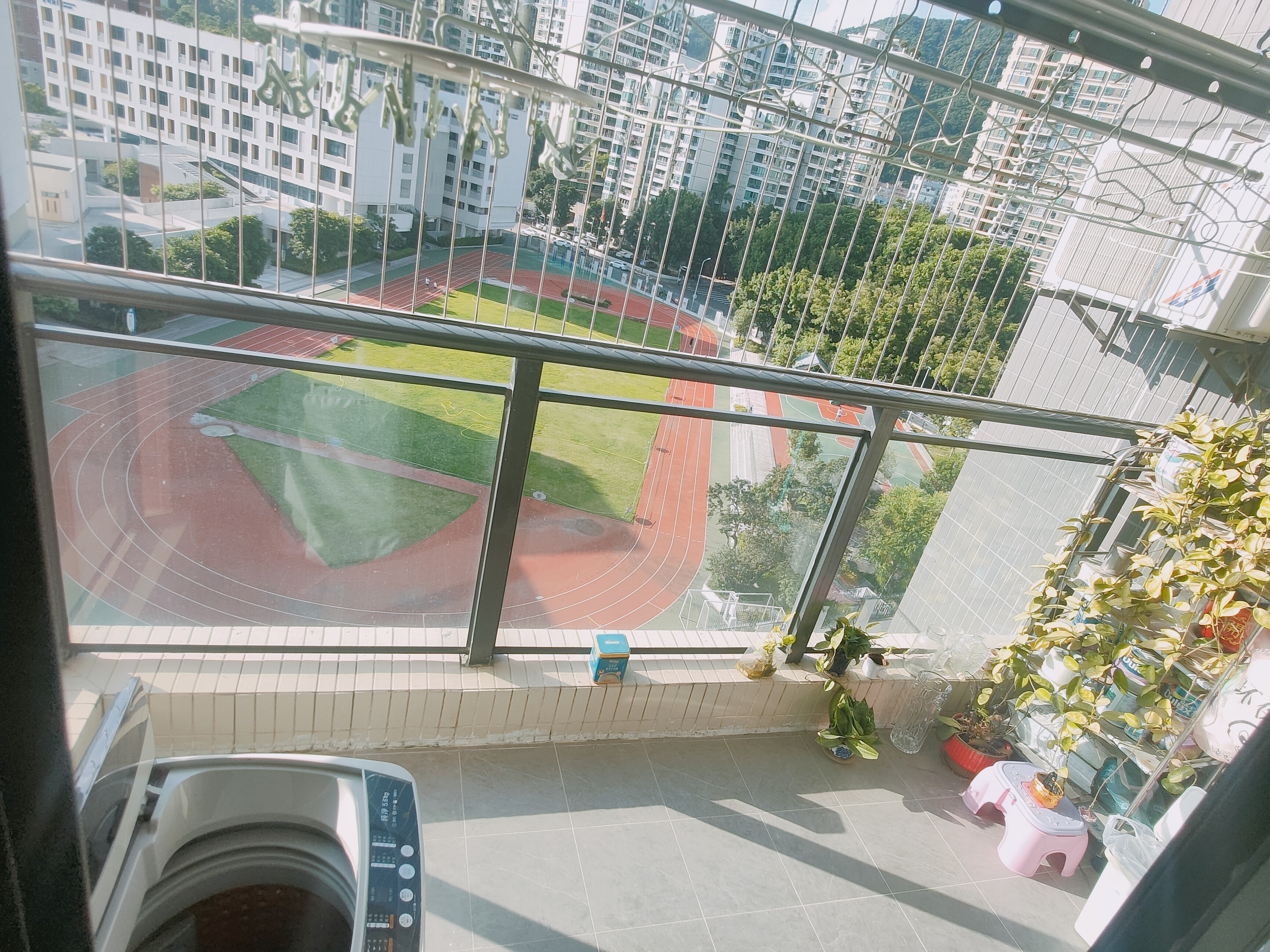 下梅林地铁口全新大三房出租，次新小区，停车充足，看房有钥匙