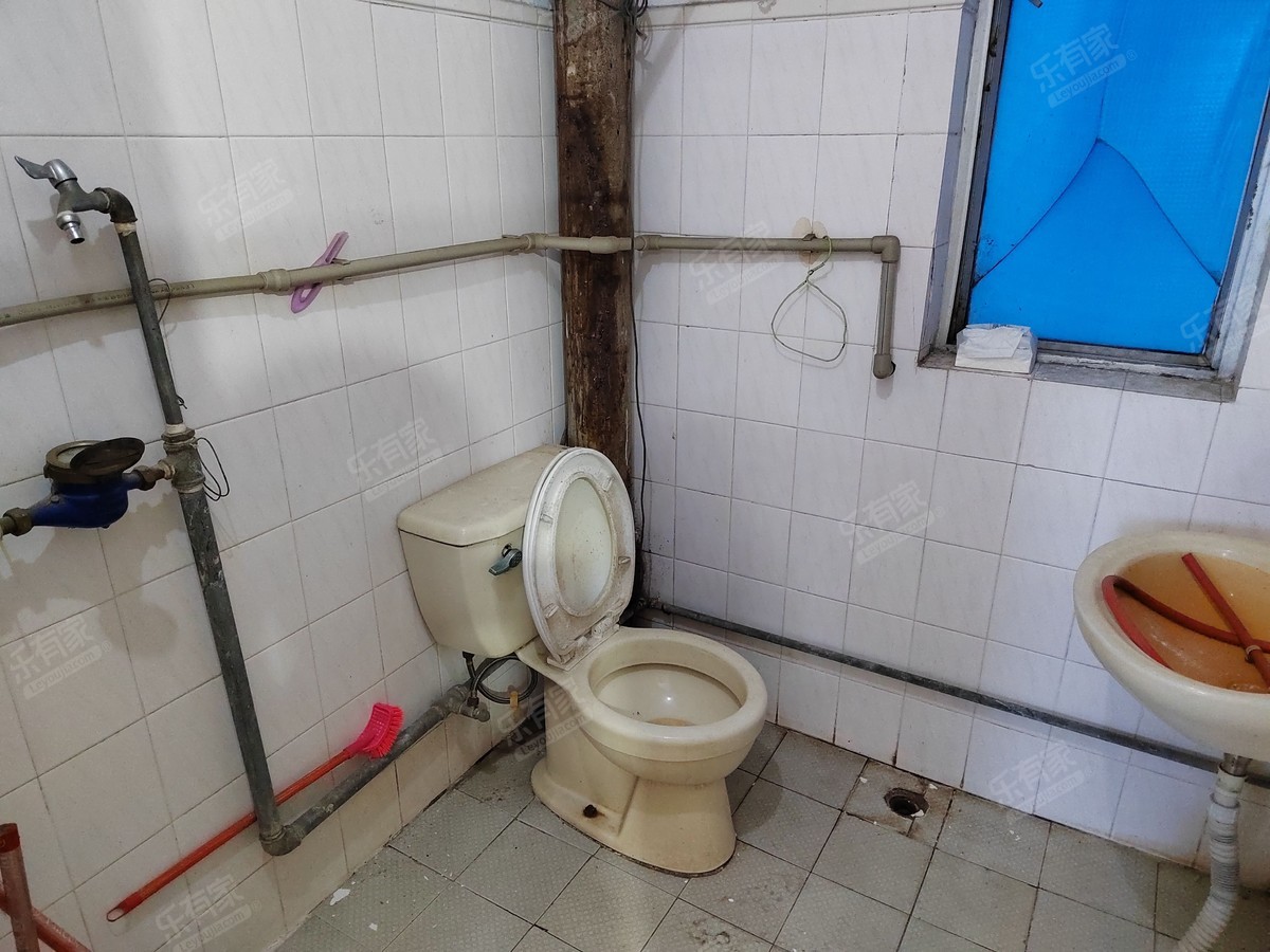 金沙俊园厕所-1