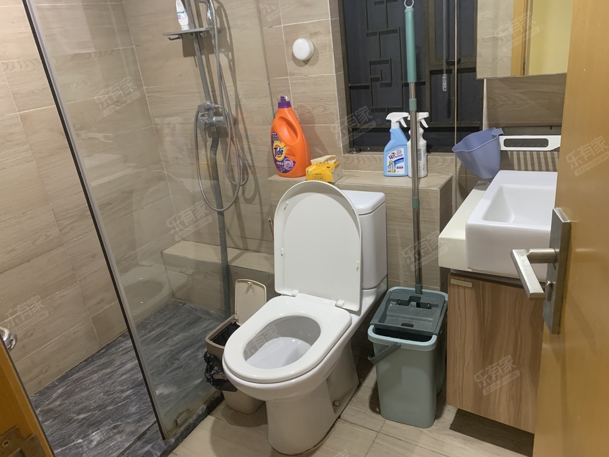 新城国际寓厕所-2