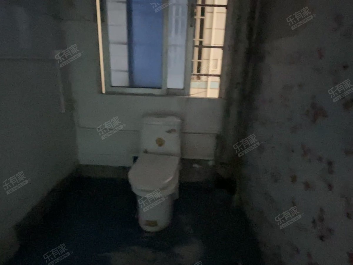 金沙俊园厕所-1