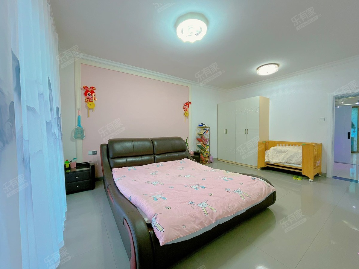 中惠香樟绿洲 4房2厅2卫 158㎡