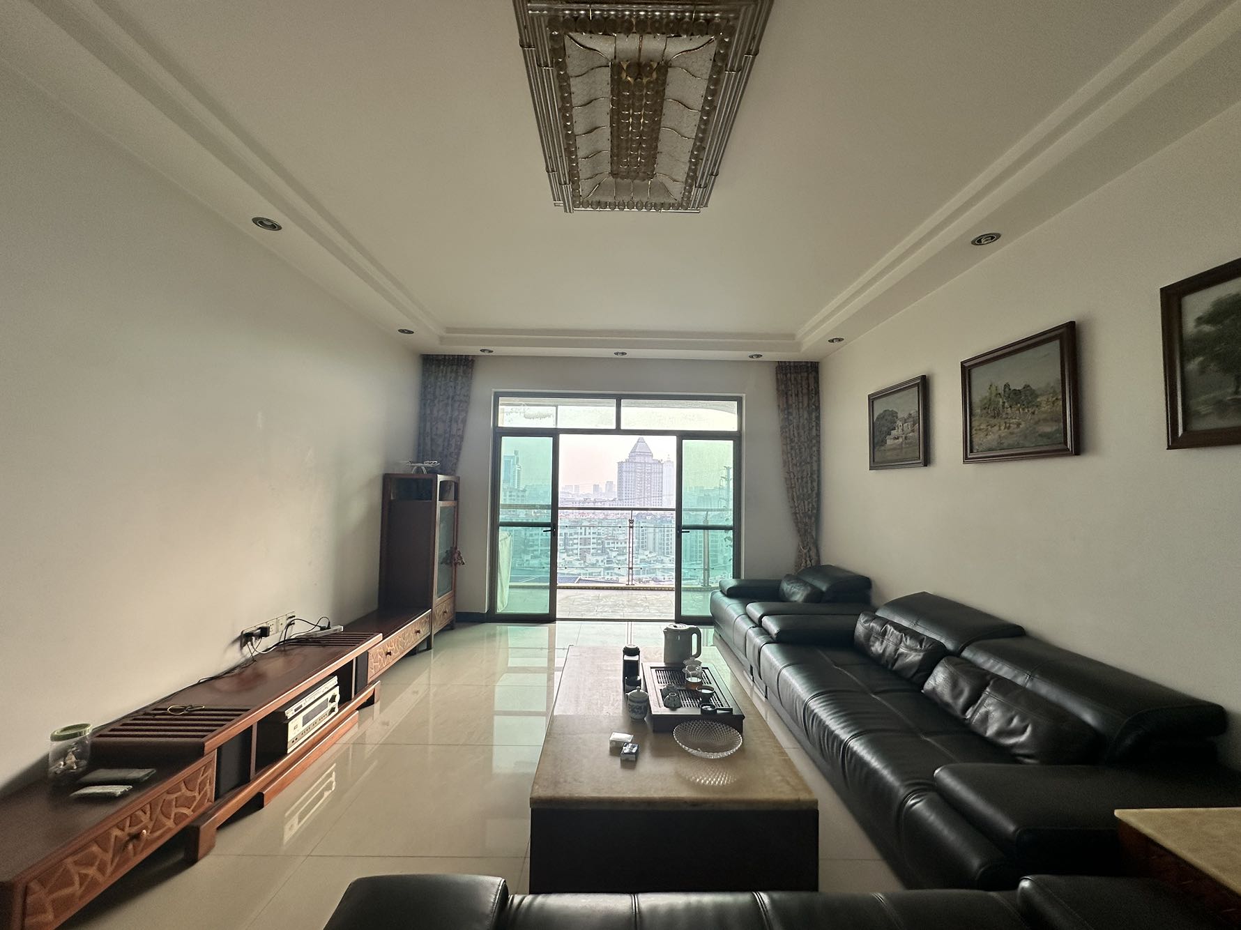 业主诚心出租，城市繁华地段，配套成熟，出入方便-江门萃锦园租房