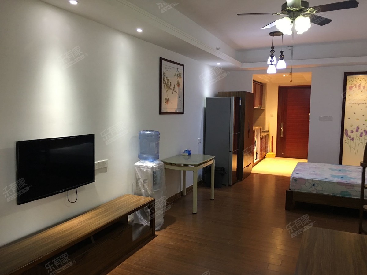 四期梵高的海，全屋家电，可拎包入住，朝向好，随时可看