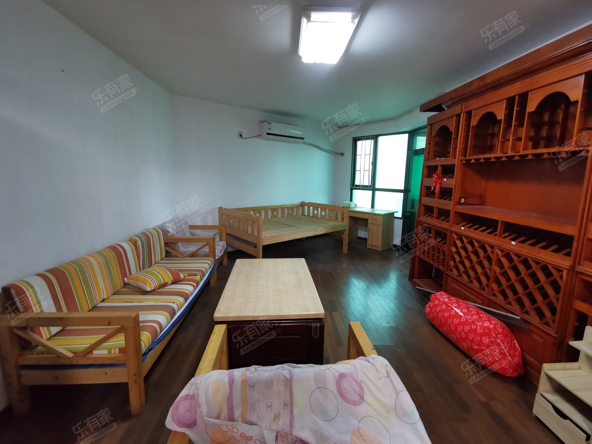 新港鸿花园客厅-1