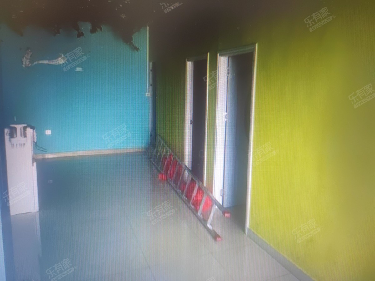 宝体地铁口，舒适一房一厅，拎包入住，大阳台