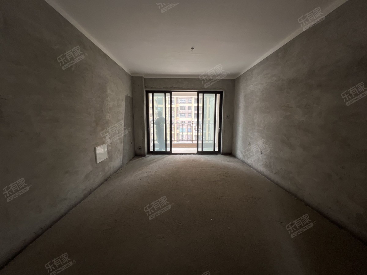 业主诚心出售，看房随时都方便的-惠州中骏雍景台二手房