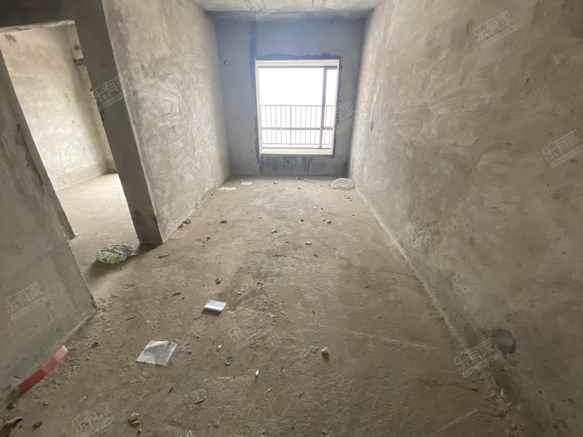 一线临深独立房出售