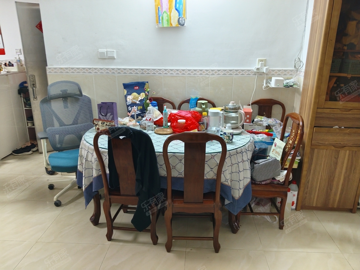 德兴花园楼梯大3房，满5年，产前清晰，交通便利