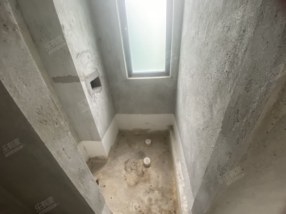 新城鹿江风华厕所-1